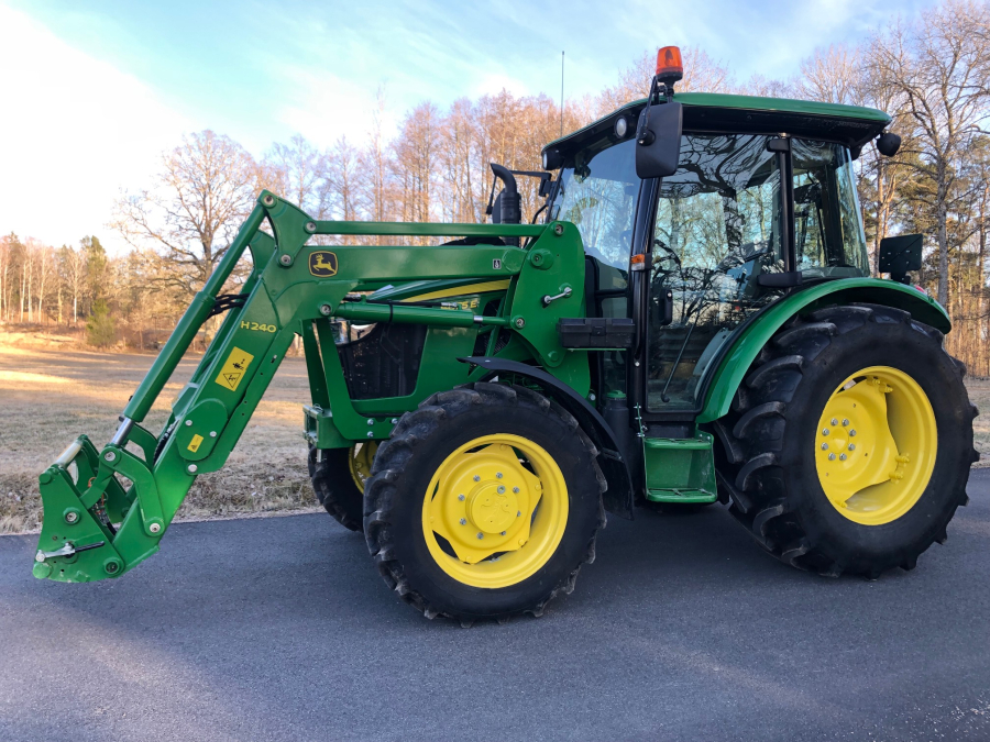 5619 John Deere 5075E tractor for export with front loader