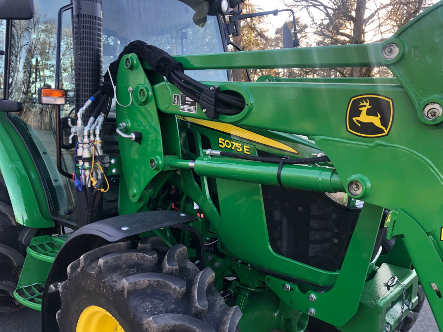 5619 John Deere 5075E tractor for export with front loader
