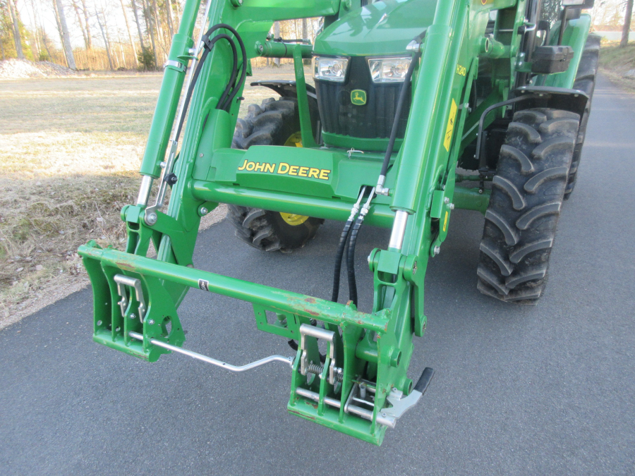 5619 John Deere 5075E tractor for export with front loader