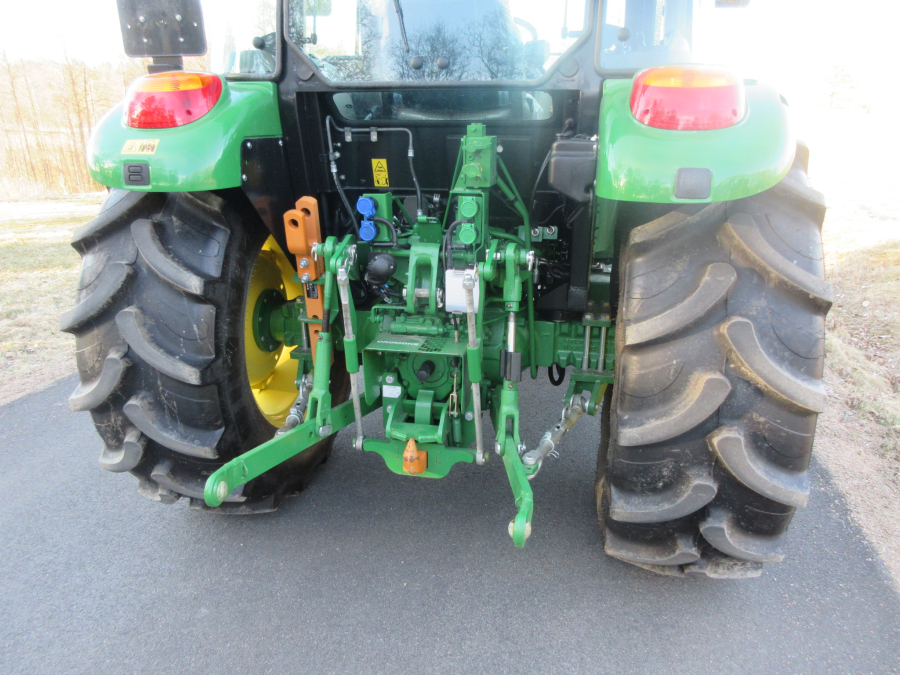 5619 John Deere 5075E tractor for export with front loader