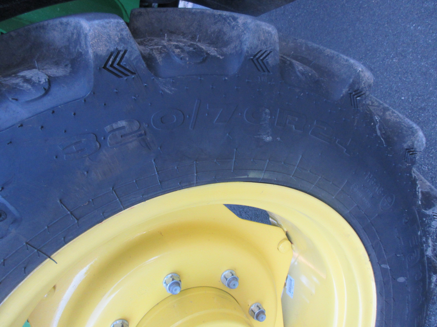 5619 John Deere 5075E tractor for export with front loader