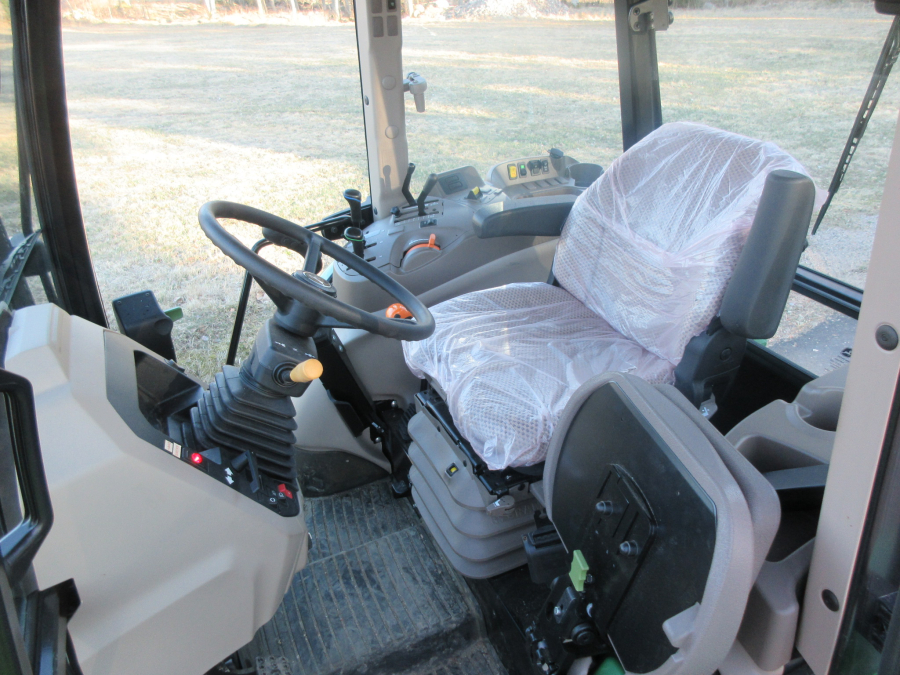 5619 John Deere 5075E tractor for export with front loader