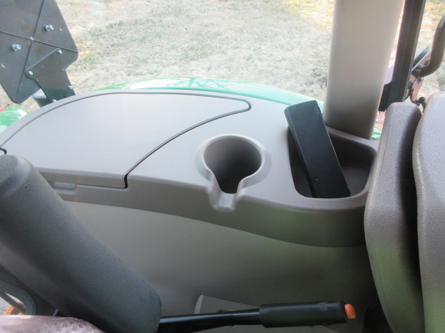 5619 John Deere 5075E tractor for export with front loader