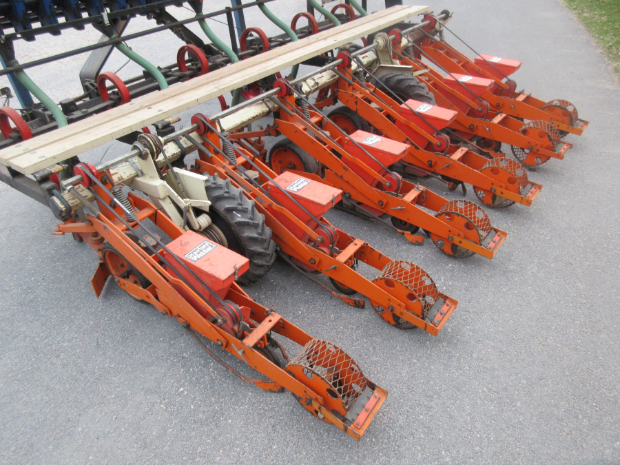5622 Stanhay precision seeder 6 row