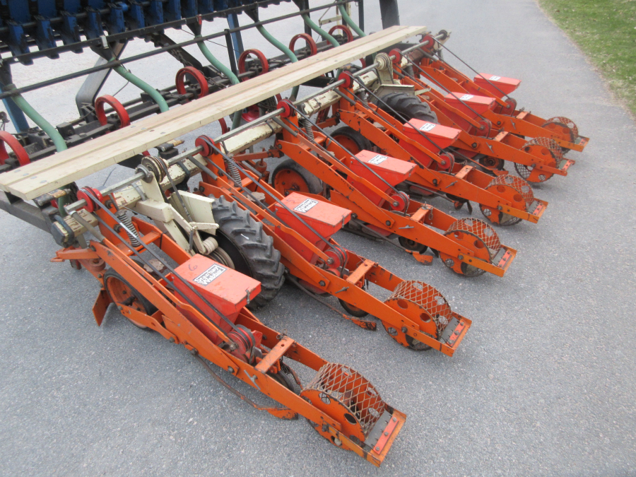 5622 Stanhay precision seeder 6 row