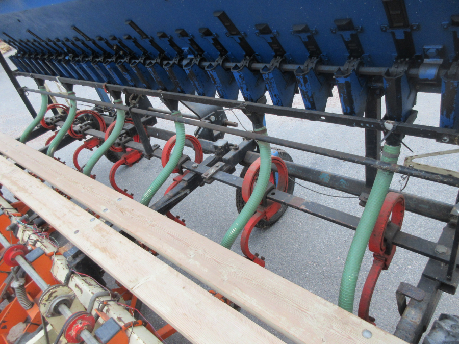 5622 Stanhay precision seeder 6 row