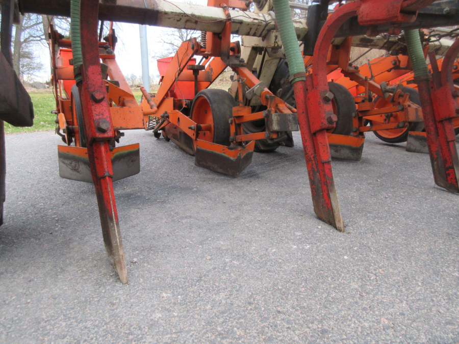 5622 Stanhay precision seeder 6 row