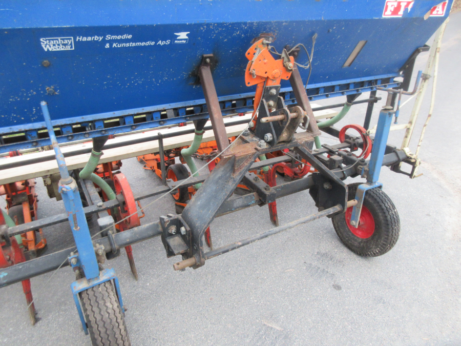 5622 Stanhay precision seeder 6 row