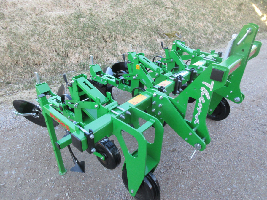 5630 Sfoggia disc ridger for potato 2 row