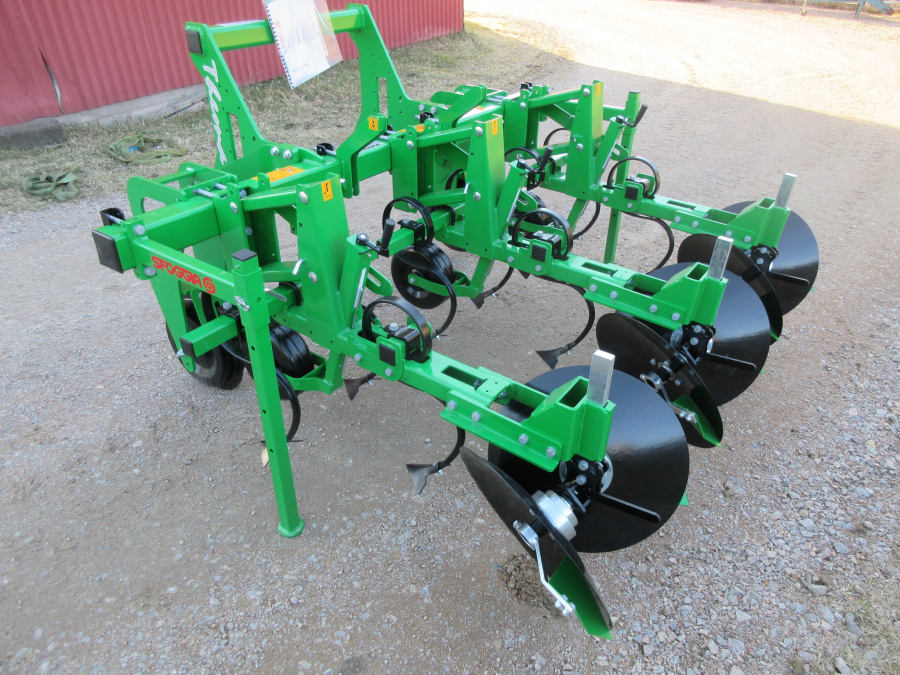 5630 Sfoggia disc ridger for potato 2 row