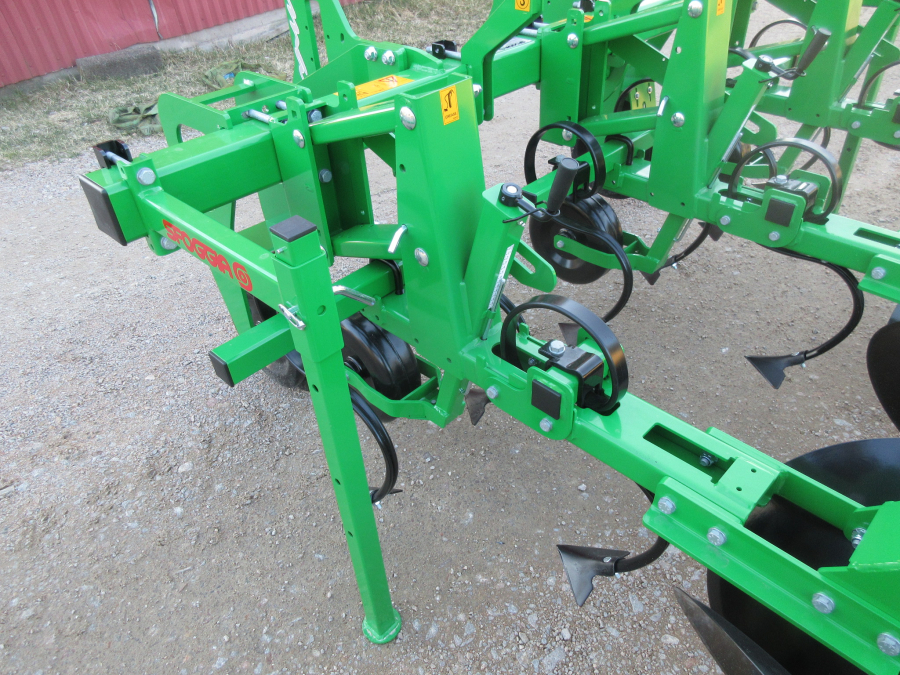 5630 Sfoggia disc ridger for potato 2 row