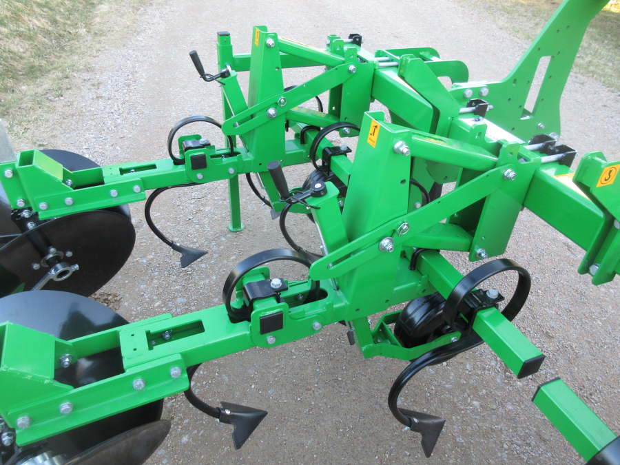 5630 Sfoggia disc ridger for potato 2 row