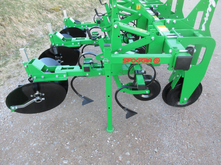 5630 Sfoggia disc ridger for potato 2 row