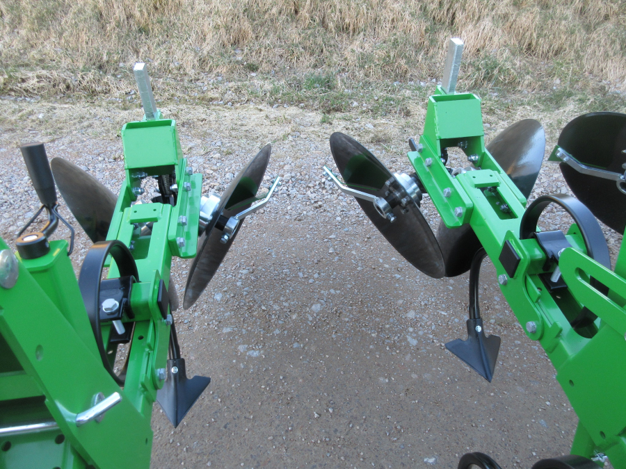 5630 Sfoggia disc ridger for potato 2 row