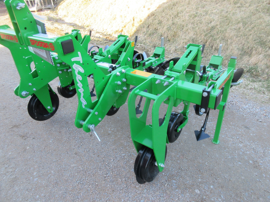 5630 Sfoggia disc ridger for potato 2 row