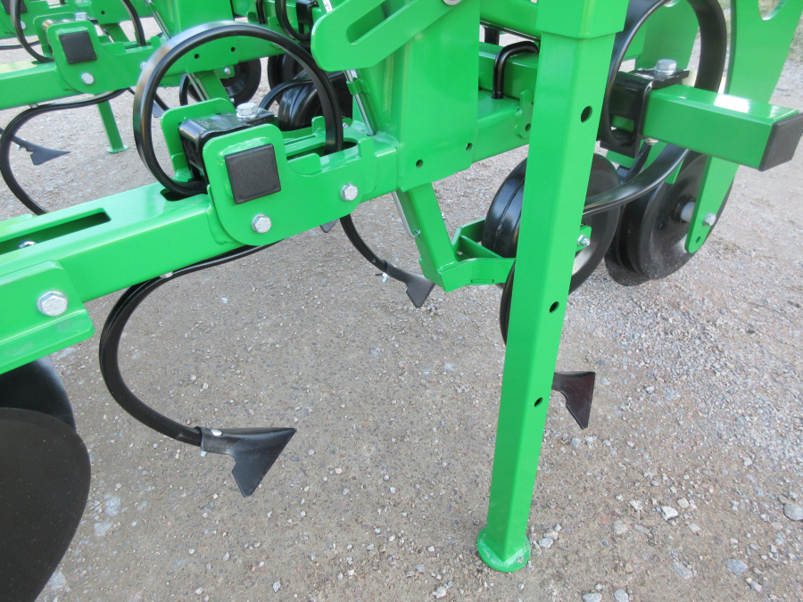 5630 Sfoggia disc ridger for potato 2 row