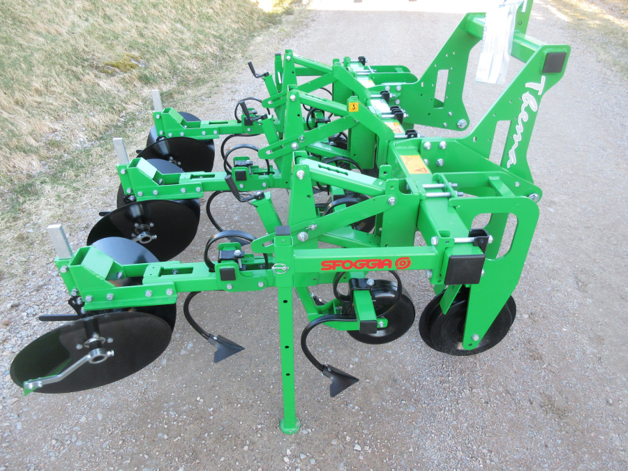 5630 Sfoggia disc ridger for potato 2 row