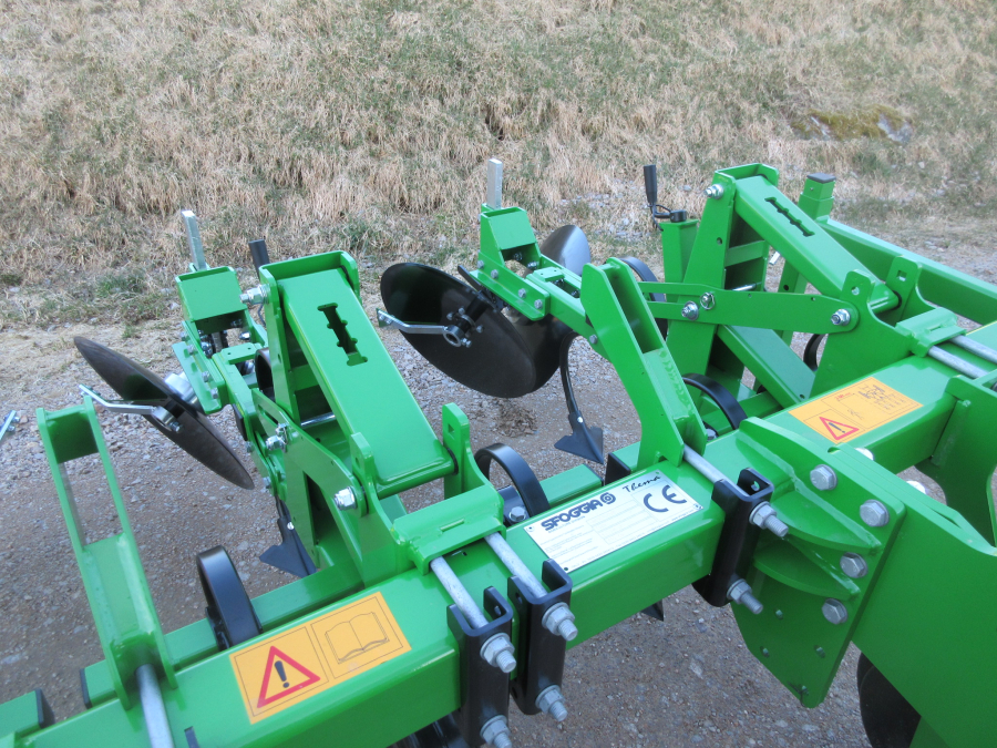 5630 Sfoggia disc ridger for potato 2 row