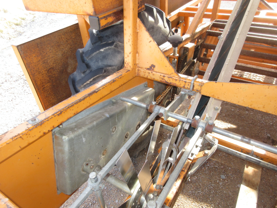 5631 Regero transplanter belt planter R907 3/4 row