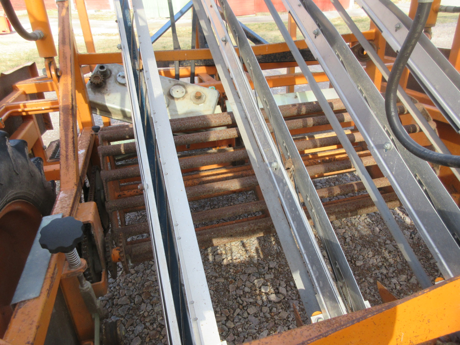 5631 Regero transplanter belt planter R907 3/4 row