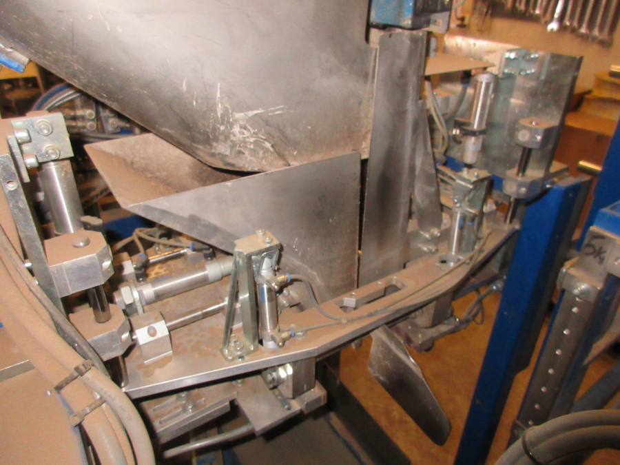 5654 S&B Sorma NP10 paper bagger