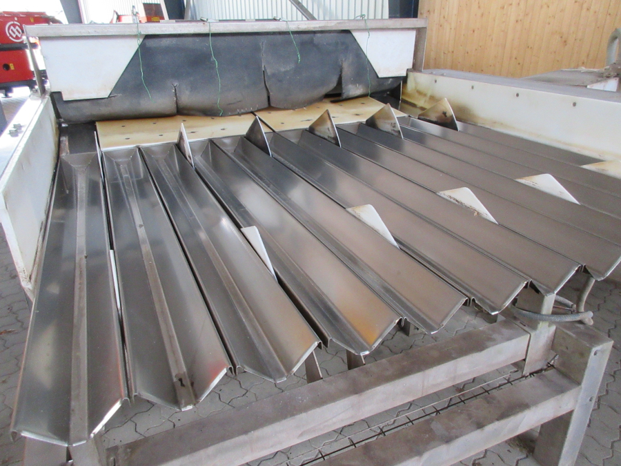 5659 Newtec celox optical sorter for carrots