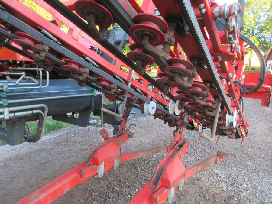 5662 Dewulf GKIIS carrot harvester 2 row with elevator