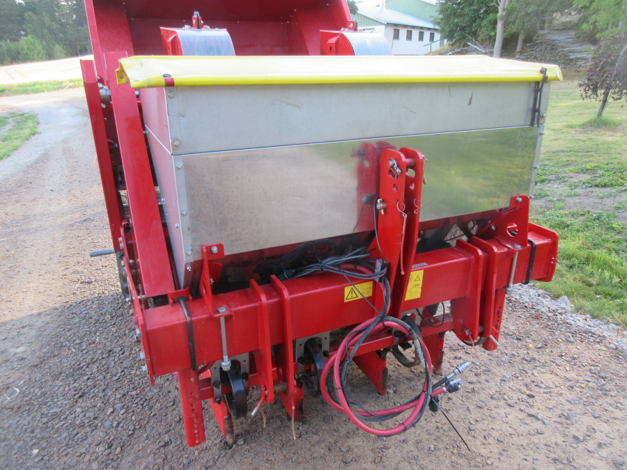 5668 Grimme GL32F Potato planter 2 row