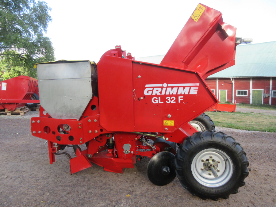 5668 Grimme GL32F Potato planter 2 row