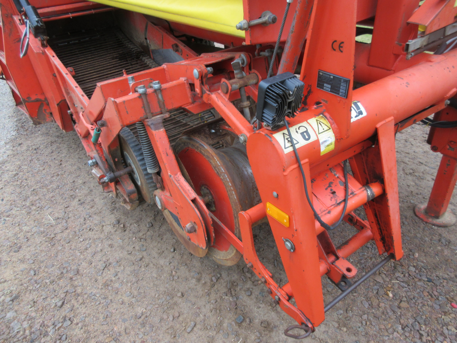 5669 Grimme SE75-40 potato harvester