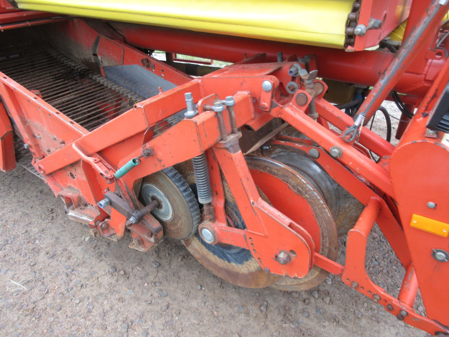 5669 Grimme SE75-40 potato harvester