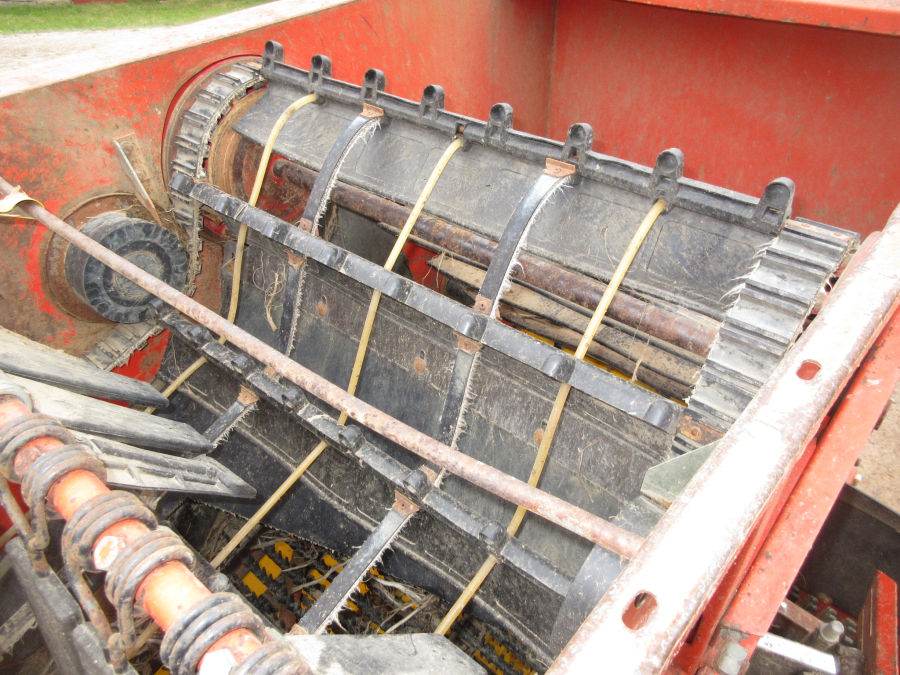 5669 Grimme SE75-40 potato harvester