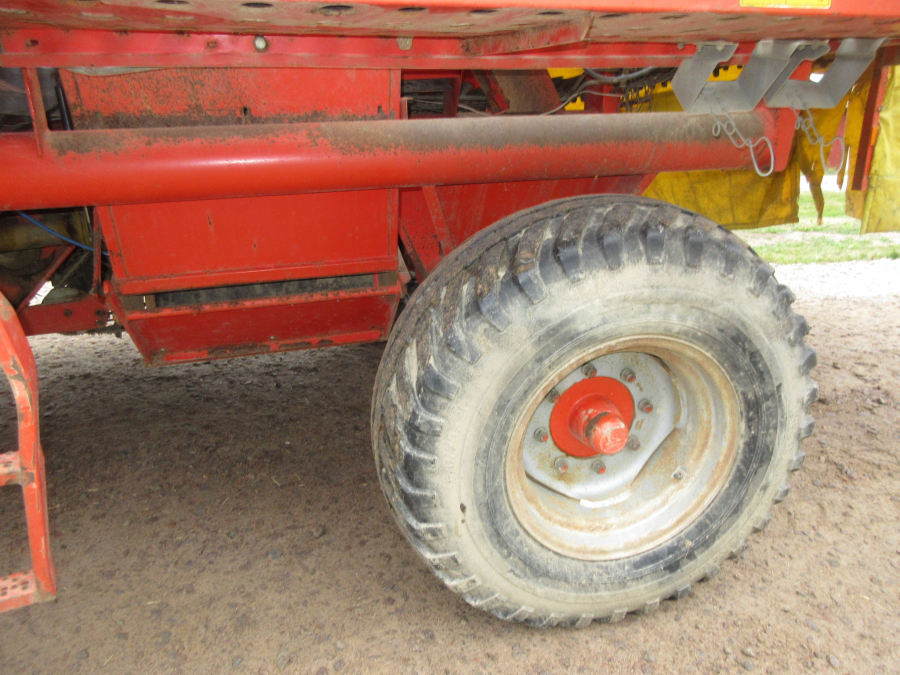 5669 Grimme SE75-40 potato harvester