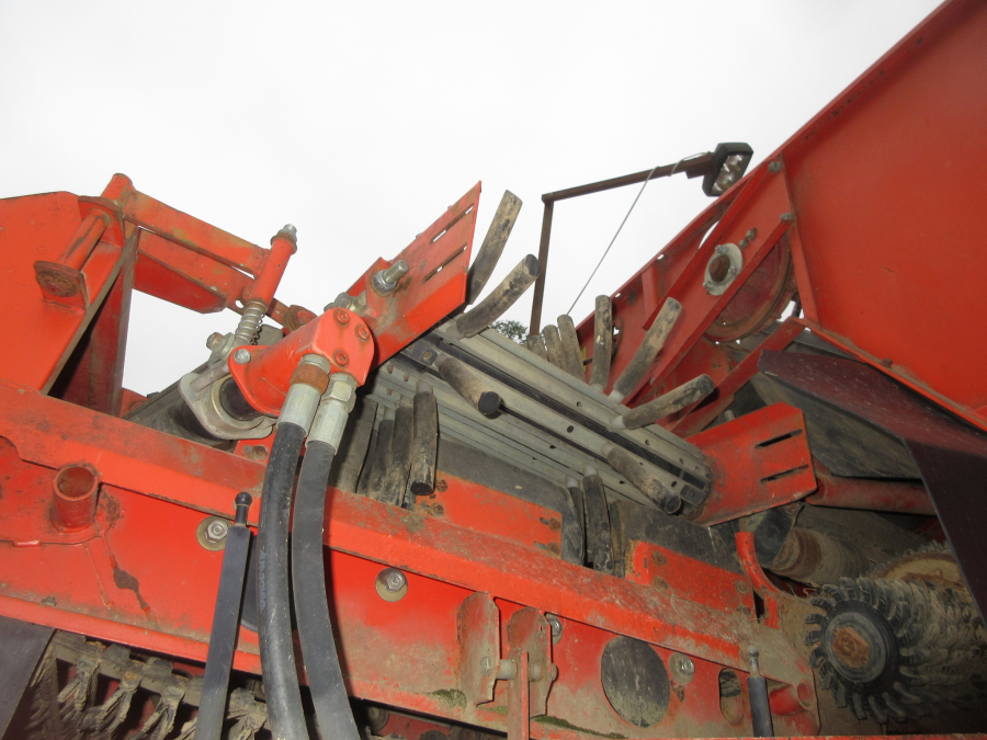 5669 Grimme SE75-40 potato harvester