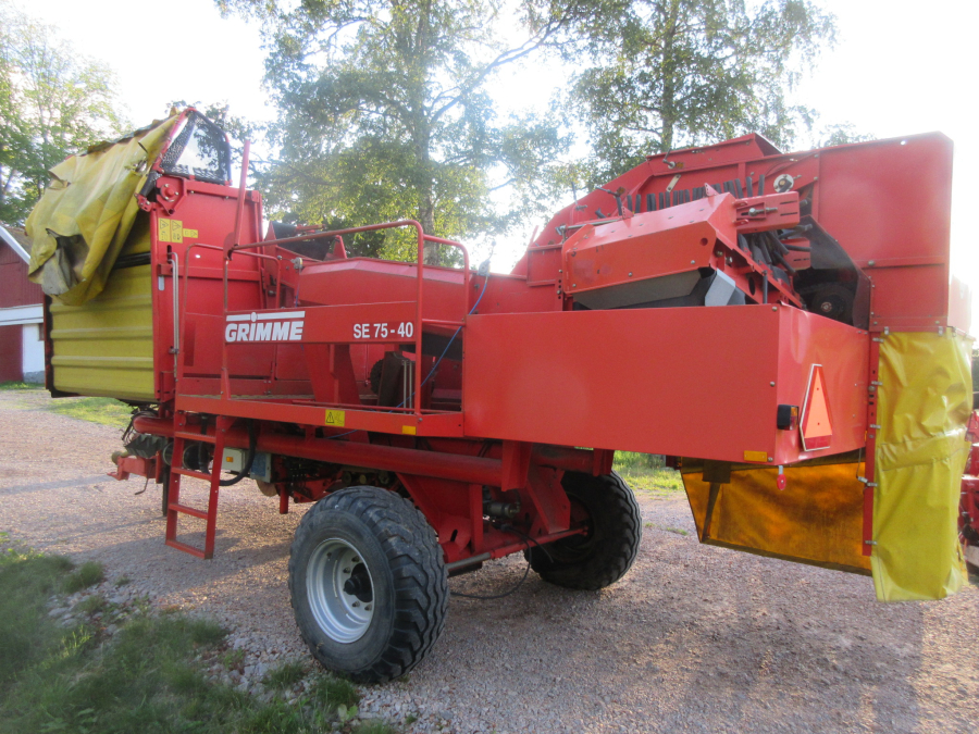 5683 Grimme potato harvester