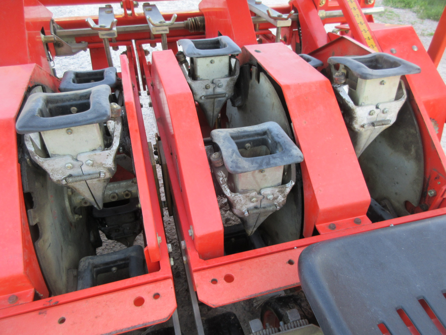 5695 Checchi & Magli Wolf B27 planting machine