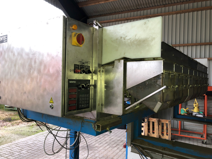 5708 Newtec 2009XB linear weigher