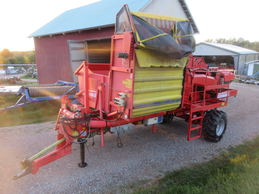 5716 Grimme SE75-20 potato harvester
