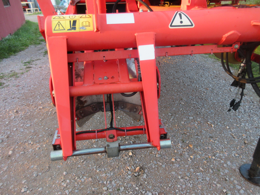 5716 Grimme SE75-20 potato harvester