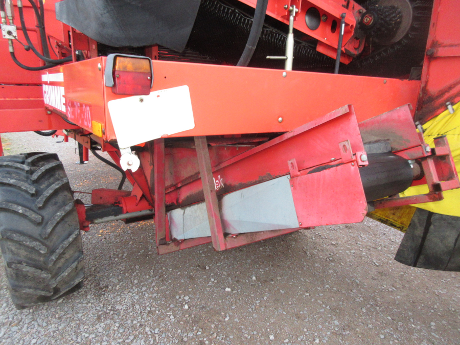 5716 Grimme SE75-20 potato harvester