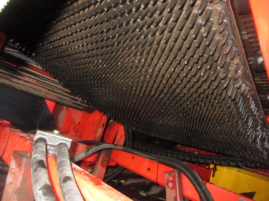 5716 Grimme SE75-20 potato harvester