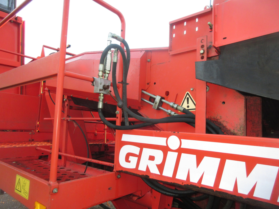 5716 Grimme SE75-20 potato harvester