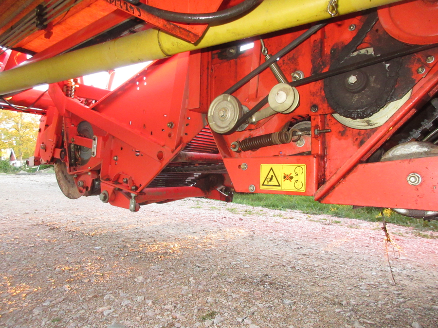 5716 Grimme SE75-20 potato harvester