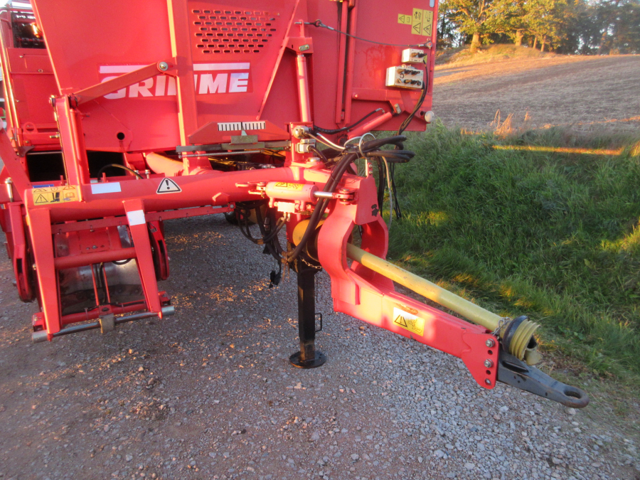 5716 Grimme SE75-20 potato harvester