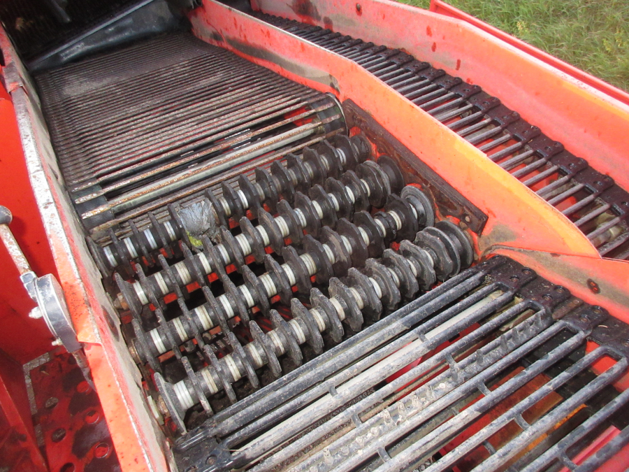 5716 Grimme SE75-20 potato harvester
