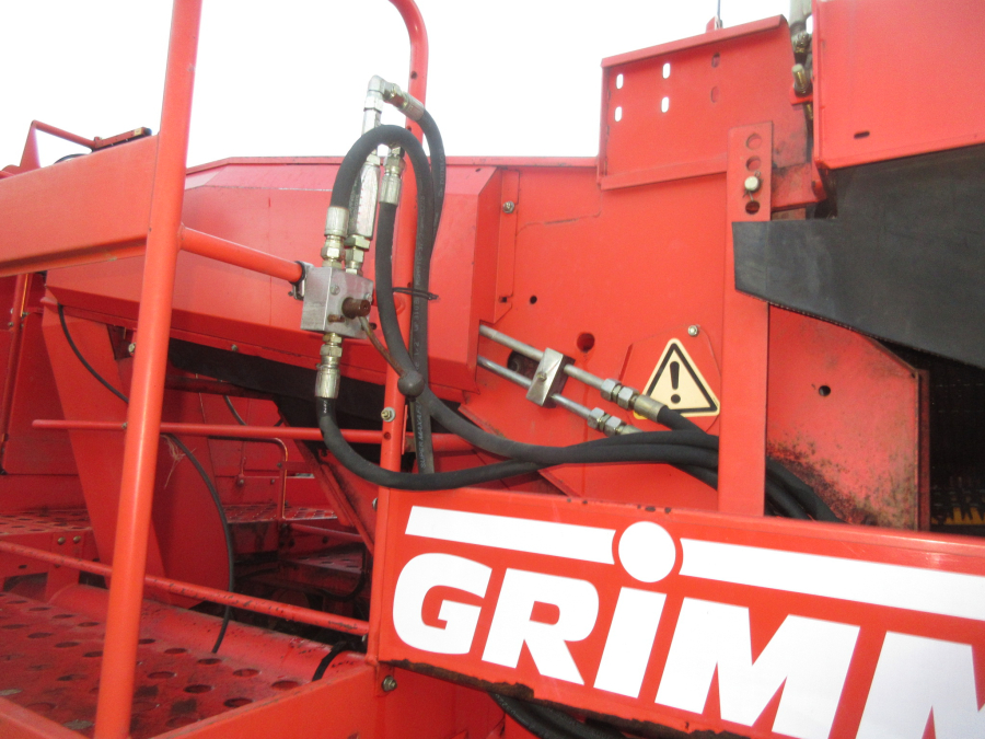 5716 Grimme SE75-20 potato harvester
