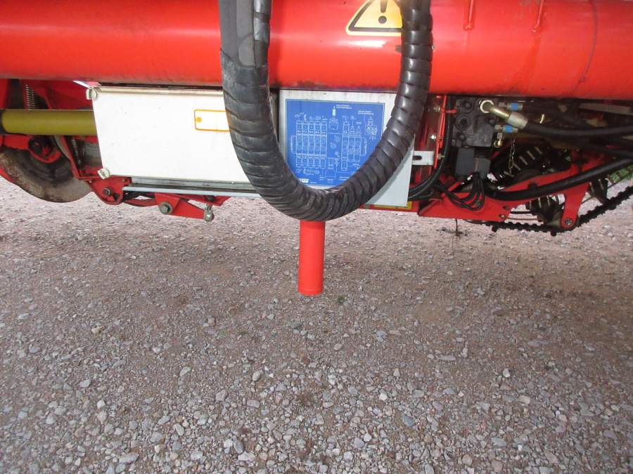 5716 Grimme SE75-20 potato harvester