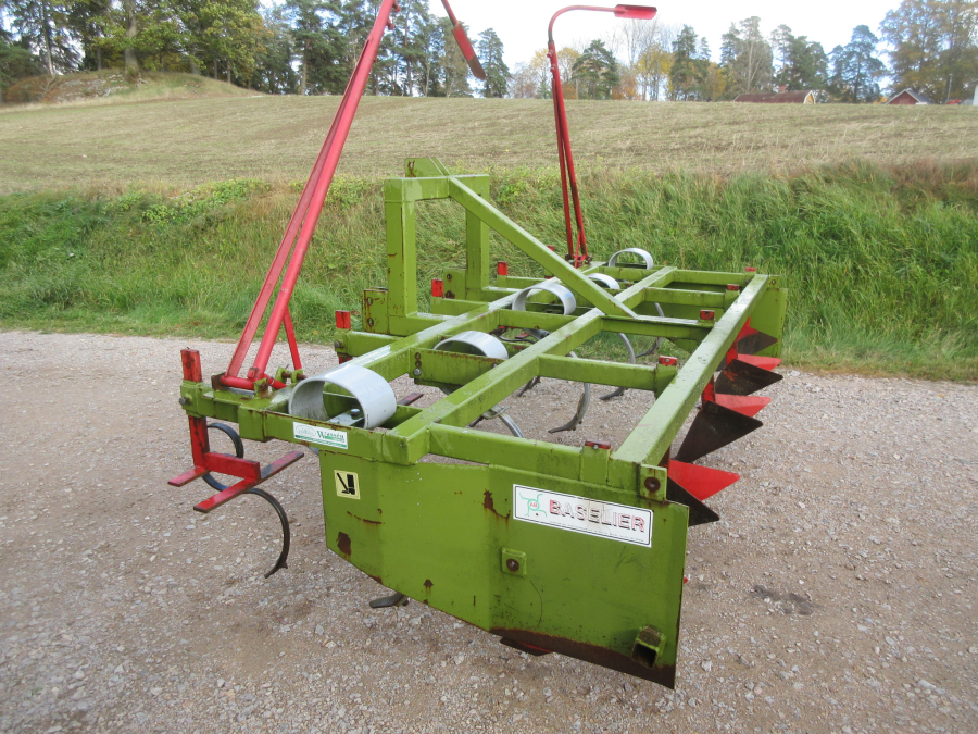 5722 Baselier potato ridger 4 row