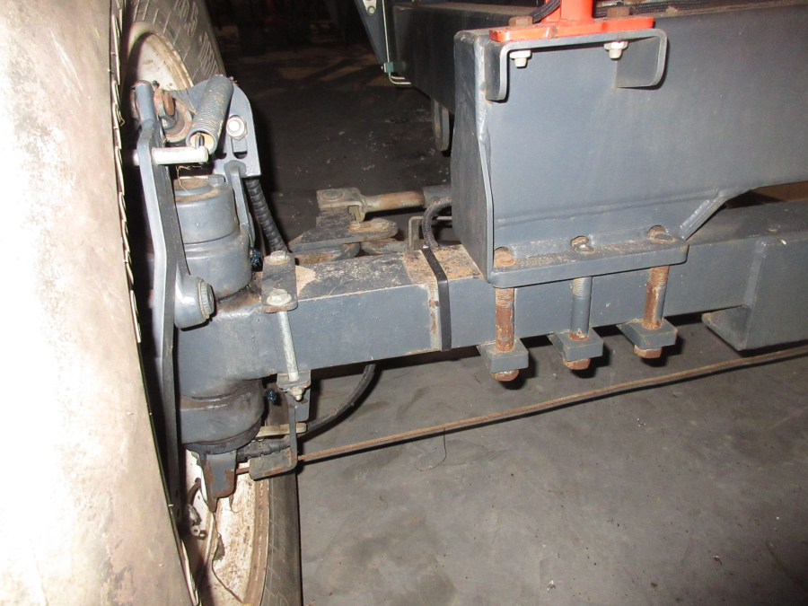 5739 Dewulf GBC carrot harvester 1 row with bunker