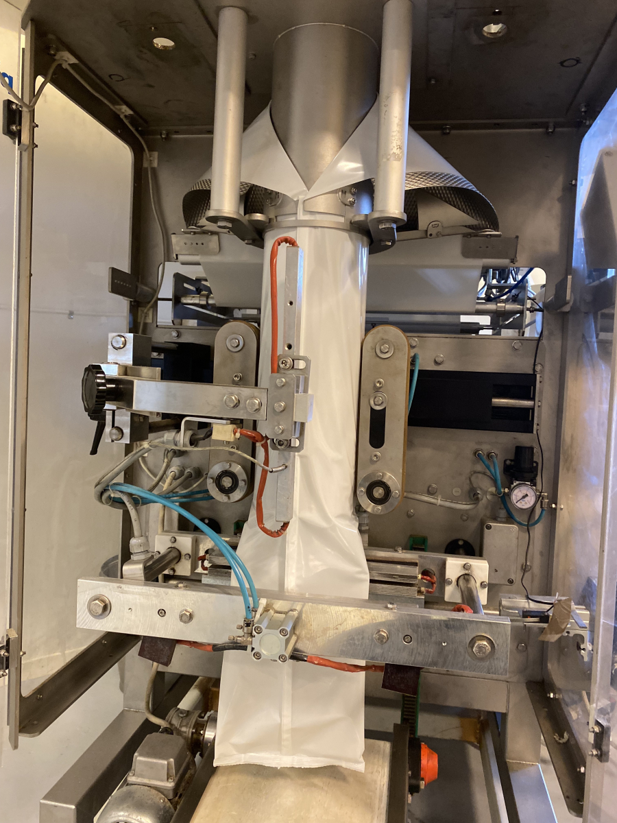 5741 Ishida multihead weigher with Pentavac vertical bagger